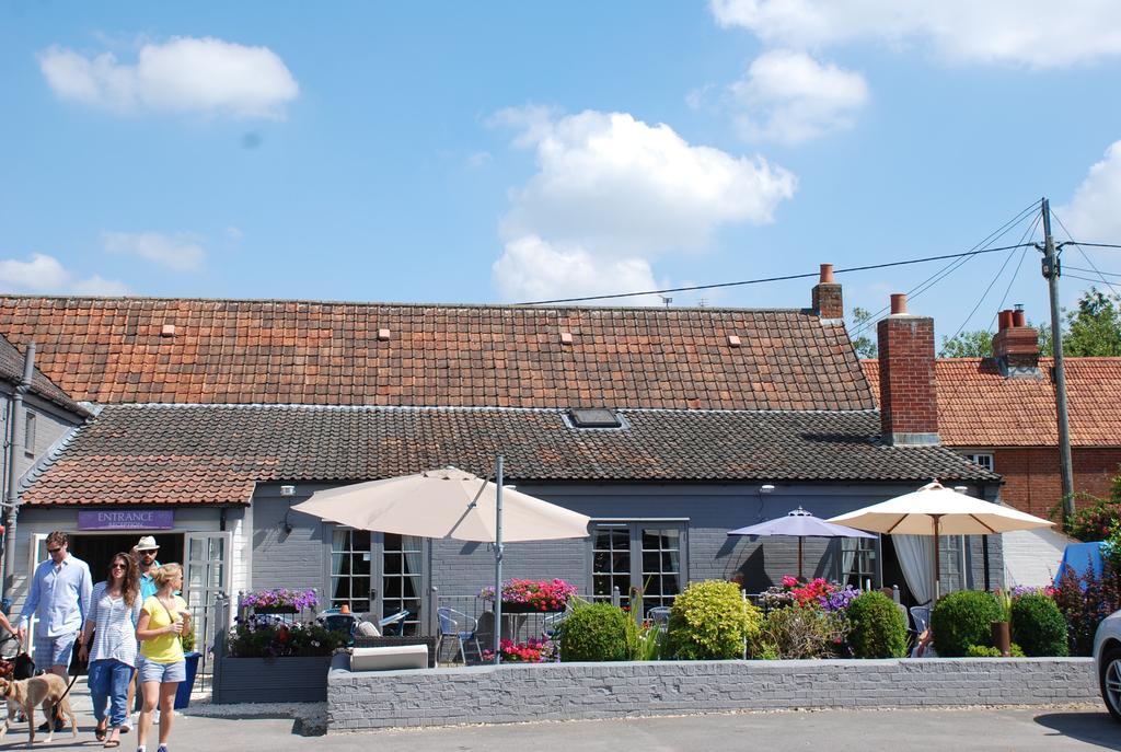 The Angel Inn Warminster Exterior foto